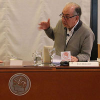 Joan Margarit y Javier Rodríguez Marcos en la presentación del libro «Todos los poemas (1975-2015)» de Joan Margarit, el 9 de mayo de 2018